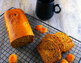 Pain d'épices aux abricots moelleux