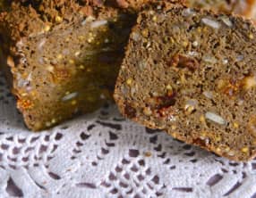 Pain suédois aux graines, noisettes et fruits secs