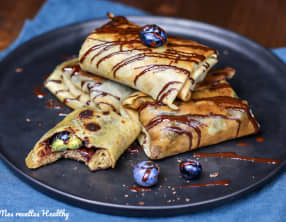 Crêpe fourrée aux myrtilles et chocolat