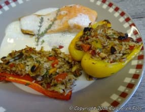 Poivrons farcis à l'orientale aux raisins blonds et pignons