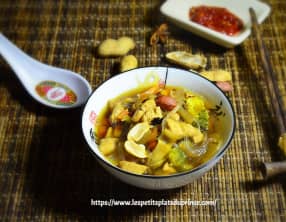 Bouillon chinois au poulet et épices