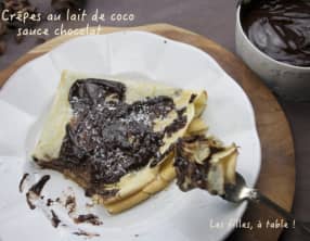 Crêpes au lait de coco, sauce chocolat coco