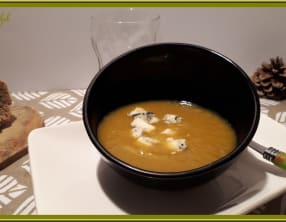 Velouté de poireau, patate douce et gingembre