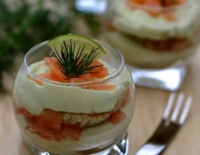 Tiramisu salé au saumon fumé et avocat