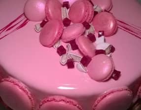 Entremet mousse dragées et framboises