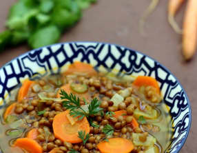 Soupe de lentilles épicée