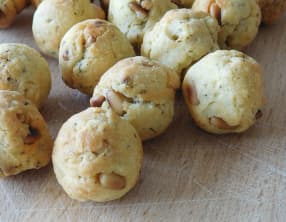 Cookies balls aux pignons de pin et herbes de Provence