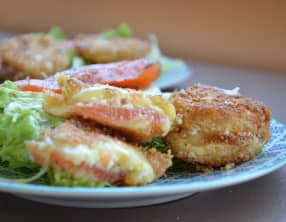 Salade de pélardons panés au saumon fumé