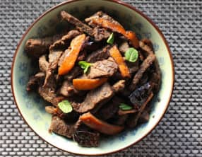 Boeuf épicé à grignoter, à la mandarine séchée