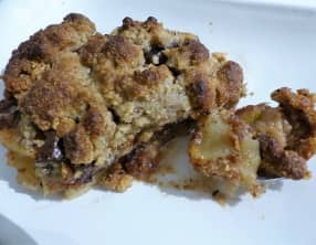 Crumble aux pommes, bananes et chocolat