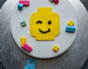Gâteau d'anniversaire lego