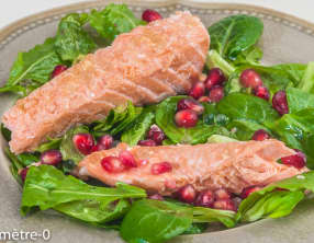 Salade de saumon frais, grenade, et citron