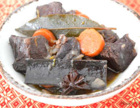 Daube de bœuf au vin rouge et aux épices