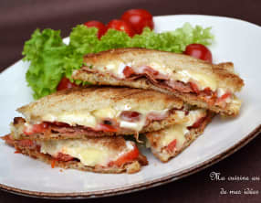 Croques au Camembert, moutarde à l'ancienne et lard grillé