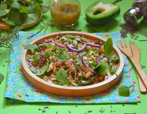 Salade aux 3 quinoas, pourpier d'hiver, chèvre, lavande, romarin, vinaigrette au miel