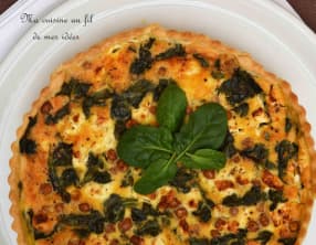 Quiche aux épinards, pois chiches et feta, épicée au curry