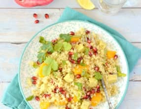 Salade de quinoa à l'orange, grenade et au tofu