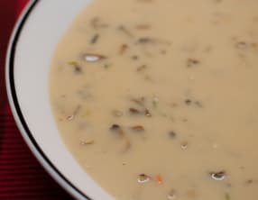 Soupe aux champignons de Paris et à la coriandre