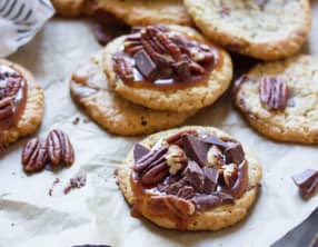 Cookies caramel, chocolat et noix de pécan