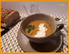 Velouté de navets boule d'or, topinambour, carotte et coriandre