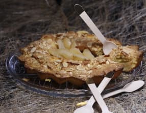 Tendre gâteau aux poires rafraîchies et à l'orange