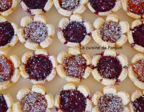 Sablés fleurs à la confiture