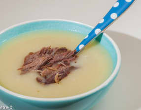 Velouté de céleri rave à l'effilochée de canard