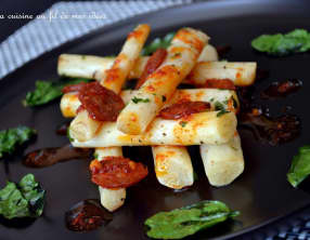 Mikado de salsifis poêlés au basilic, sauce tomatée à l'ail et chorizo piquant