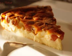 Quiche sans pâte aux knackis et kiri