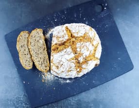 Pain aux graines sans machine à pain ni pétrissage