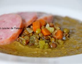 Soupe de lentilles et saucisse de Morteau