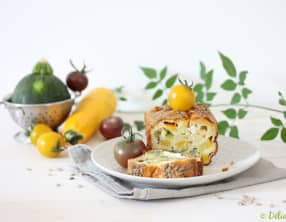 Cake à la courgette jaune, verte, à la feta et à la menthe