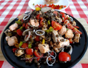 Salade de lentilles et légumes au saumon