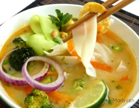 Soupe de nouilles de riz à la cacahuète