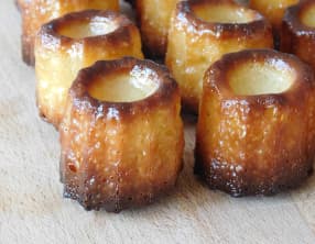 Cannelés bordelais