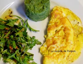 Salade de pissenlits, omelette et purée à la spiruline