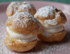 Choux à la crème fouettée au sirop d'érable