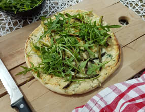 Pizza blanche asperges, ricotta et rucola