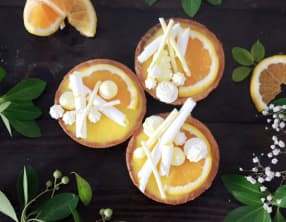 Tartelettes au curd d'orange et petites meringues croquantes