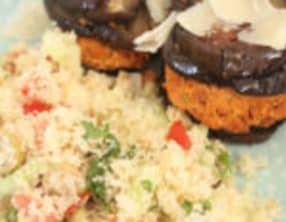 Taboulé et son burger d'aubergine au tofu rosso