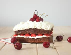 Mud cake au chocolat blanc et aux fruits rouges