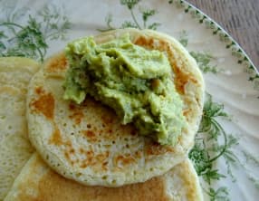 Pancakes au lait de coco et green houmous