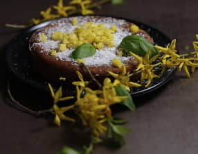Tendre gâteau à la mangue basilic et noix de coco