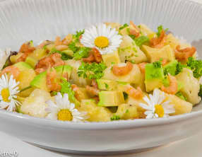 Salade de crevettes à l'ananas, avocat et kiwis