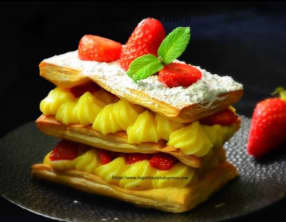 Mille-feuilles aux fraises gariguettes