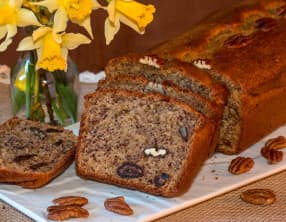 Cake moelleux à la banane et aux noix de pécan