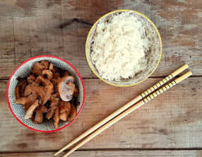 Sauté de porc miel, soja, oignons et champignons