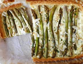 Tarte aux asperges vertes au parmesan