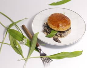 Feuilletés d'escargots aux morilles et à l'ail des ours