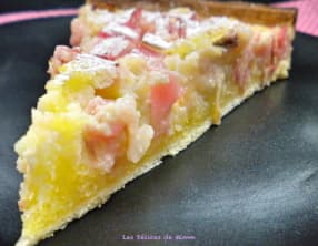 Tarte amandine à la rhubarbe